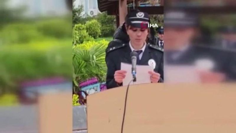 Diyarbakır'da Yağmur Altında Polislerin Üzerine Şemsiye Tutan Vatandaşlar Kamerada