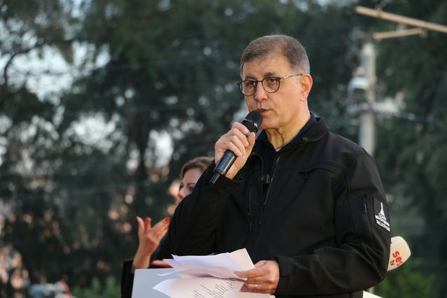İzmir'de Meslek Fabrikası Tahliye Kararına Karşı Miting Düzenlendi