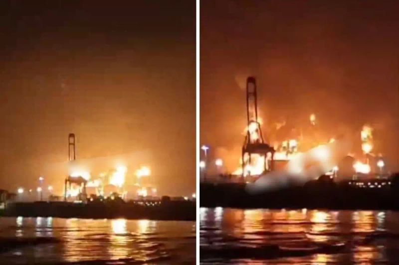 İran'ın İnsansız Hava Araçlarıyla Umman'daki Salalah Limanı'na Saldırısı Sonrası Dev Yangın Çıktı