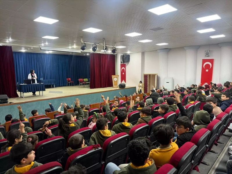 Kozluk'ta Öğrencilere Dünya Obezite Günü Kapsamında Eğitim Verildi