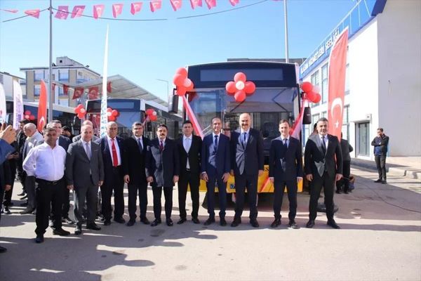 Batman Belediyesi'ne TEMSA'dan 5 Fuso Canter ve 5 Avenue LF12 Otobüs Teslim Edildi