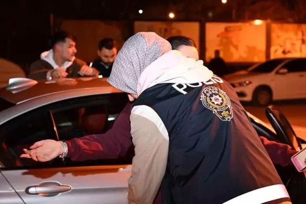 Kırıkkale Yahşihan'da Öğrenci Yoğunluğunda Narkotik ve Trafik Denetimi Yapıldı