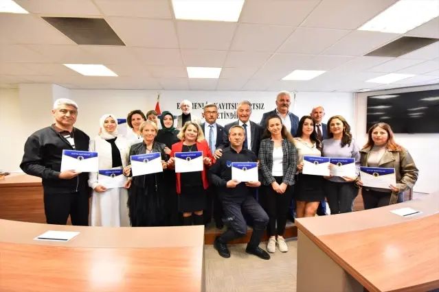 Fethiye'de İşaret Dili Kursu Sertifikaları Sahiplerini Buldu