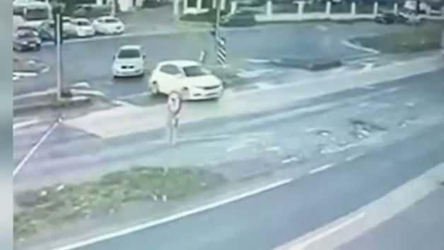 Tekirdağ'da Kırmızı Işık İhlali Yapan Tır Kaza Yaptı