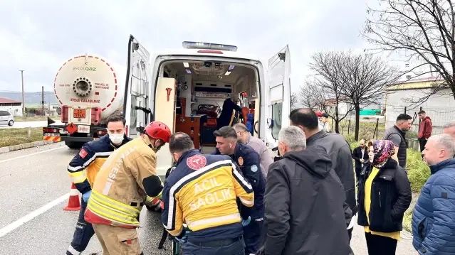 Kula'da Yağışlı Havada Kaygan Yolda Takla Atan Otomobilde Genç Sürücü Yaşamını Yitirdi