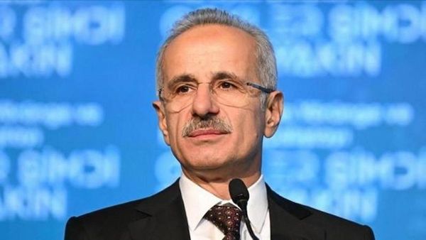 Bakan Uraloğlu: Hürmüz Boğazı'nda 15 Türk Sahipli Gemi Bulunuyor
