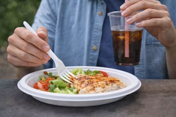 Bakanlık Tek Kullanımlık Plastik Ürünleri Yasaklamaya Hazırlanıyor