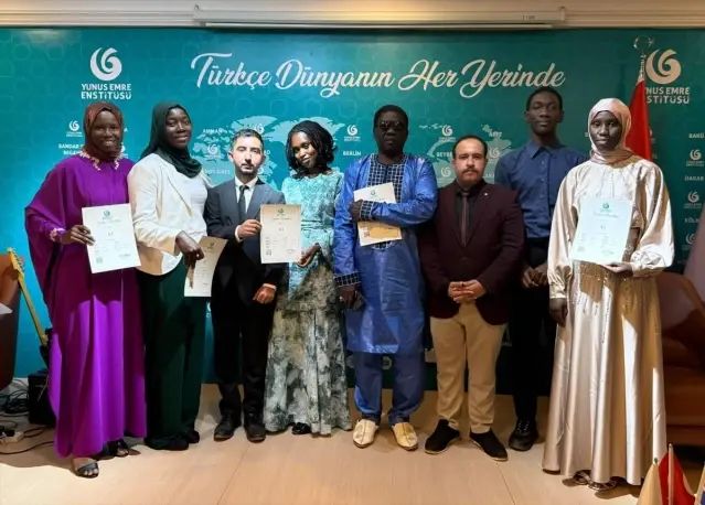 Banjul'da Yunus Emre Enstitüsü Türkçe Kursu Sertifika Töreni Düzenlendi