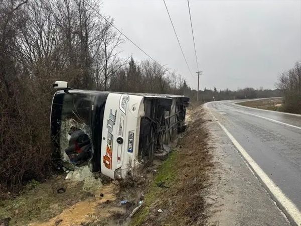 Çatalca'da Midibüs Kazasında 3 Polis Hafif Yaralandı