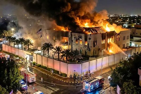 İran'ın Saldırısı Sonrası Suudi Arabistan'da ABD Büyükelçiliğine İHA Saldırısı ve Önlemler