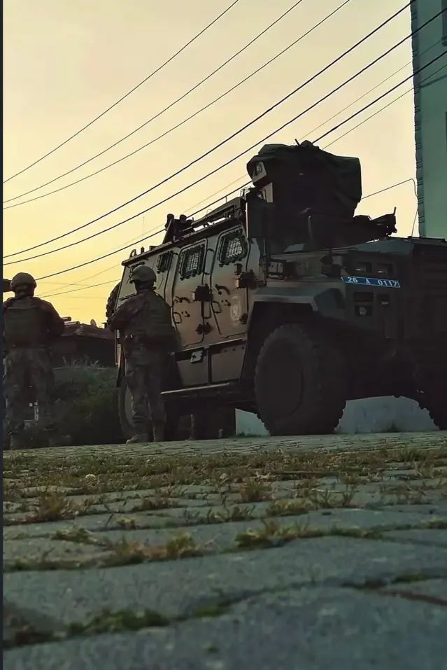 Yalova'da DEAŞ Operasyonunda 1 Kişi Tutuklandı, 3 Şüpheli Göçmen Merkezi'ne Sevk Edildi