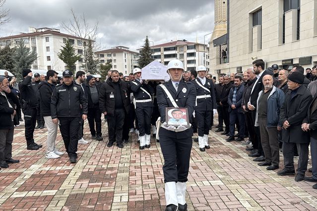 Şehit Polis Memuru Seçkin Yalçın Elazığ'da Son Yolculuğuna Uğurlandı