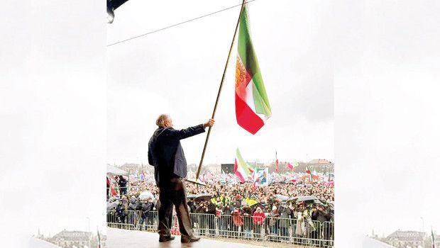 Graham Bayrakıyla Münih'te İran'a Karşı Protesto Düzenlendi