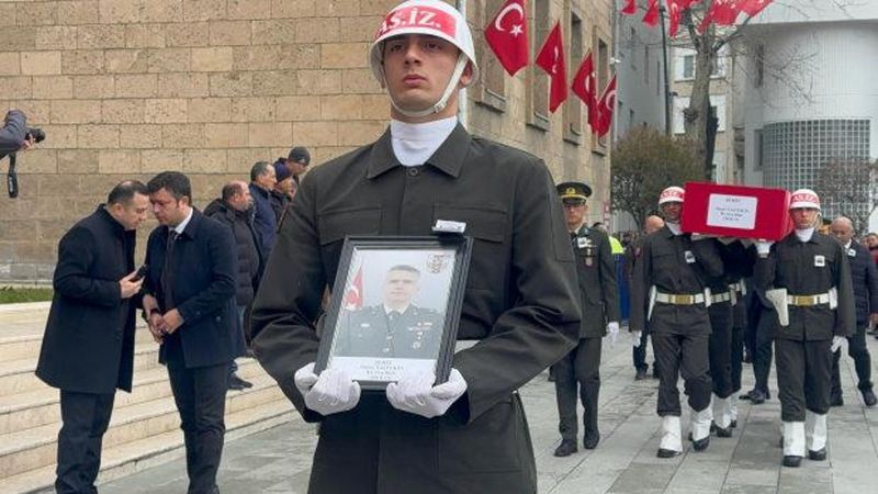 Şehit Binbaşı Sinan Taştekin Isparta'da Son Yolculuğuna Uğurlandı