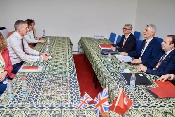 Ticaret Bakanı Bolat, Dünya Ticaret Örgütü Konferansında Birleşik Krallık Bakanı ile Görüştü