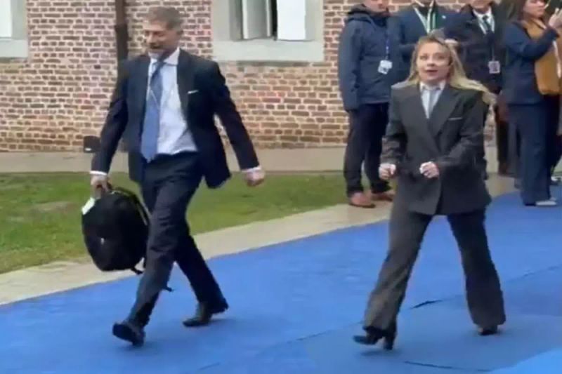 Meloni, Belçika'daki Zirvede Soğuk Hava Nedeniyle Zor Anlar Yaşadı