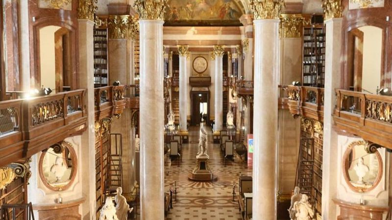 Viyana Ulusal Kütüphane Devlet Salonu’nda 200 Bin Tarihi Eser Sergileniyor