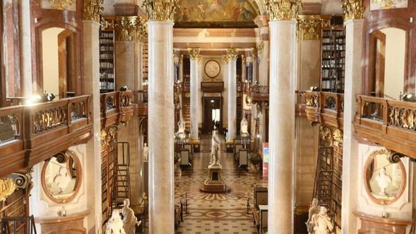 Viyana Ulusal Kütüphane Devlet Salonu’nda 200 Bin Tarihi Eser Sergileniyor