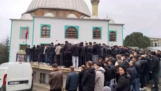 Bursa'da Trafik Kazasında 20 Yaşındaki Aslan Demir Yaşamını Yitirdi