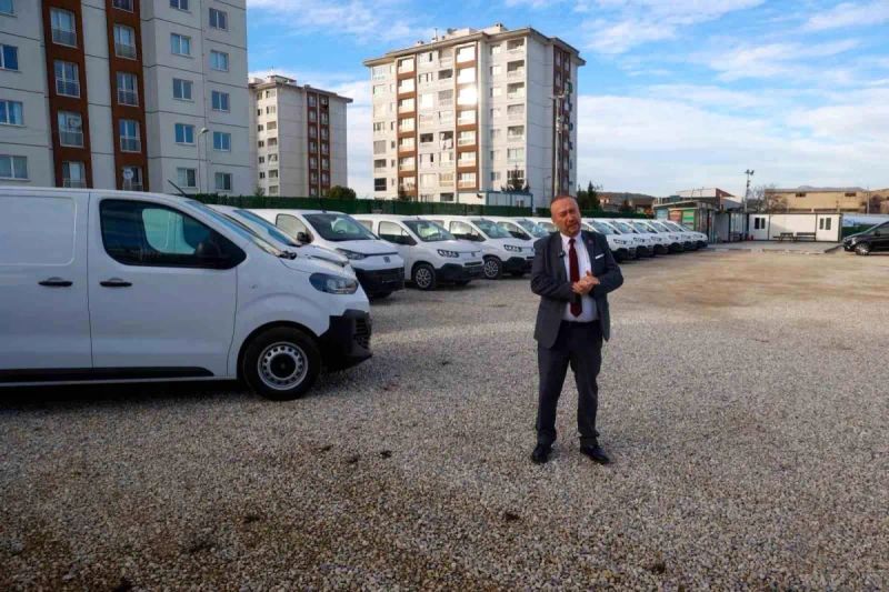 Uşak Belediyesi Araç Filosunu 14 Yeni Hizmet Aracıyla Genişletti