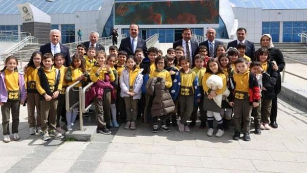 Konya Protokolü Bilim Merkezi’nde Öğrencilerle Buluştu