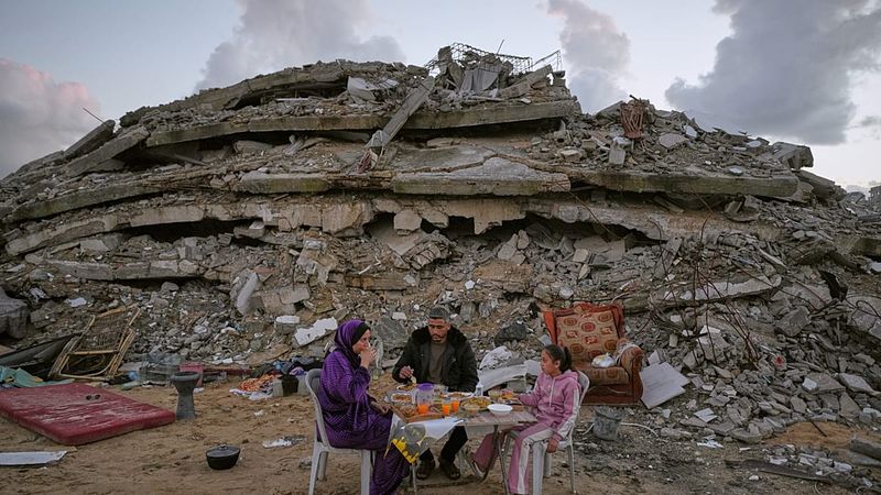 Gazze'de 40 Yakınını Kaybeden Ailenin Hüzünlü Ramazan İftarı